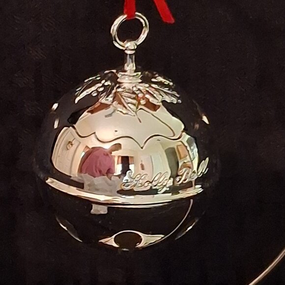 2008 Holly Bell by Reed & Barton Silver Plated Ornament Excellent Condition - Picture 1 of 6